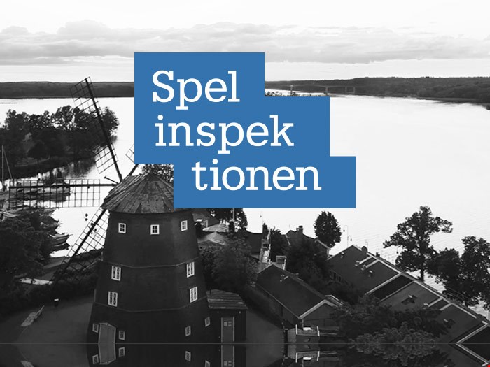 Vy över Strängnäs med Spelinspektionens logotyp